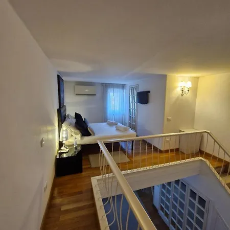 Apartment Luxury Archimede 80 *